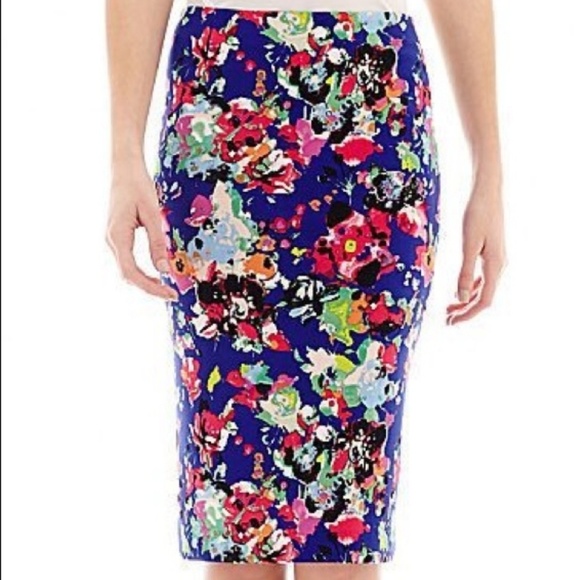 Nicole by Nicole Miller Dresses & Skirts - 🎉Nicole Miller🎉Blue Floral Pencil Skirt NWOT!!!